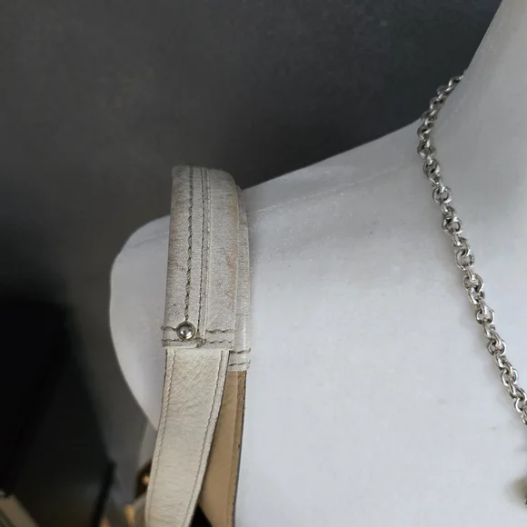 COACH Handbag Shoulder Bag. Off White with Brown and Tan Signature Logo